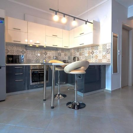 Beautiful & Modern Apartment In Thessaloniki Exterior photo